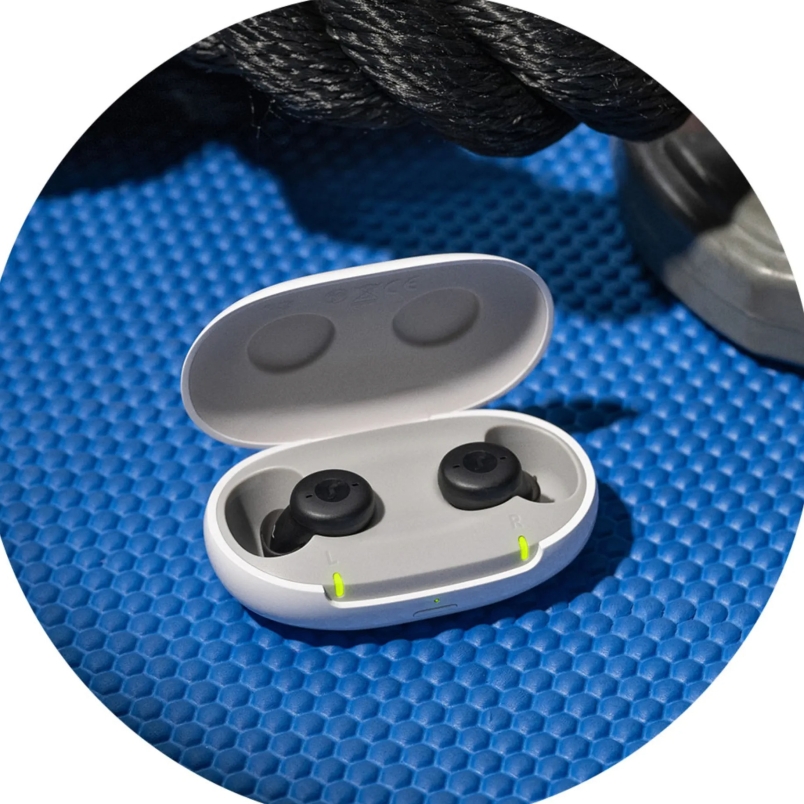  active-ix_charger-on-mat_circle.jpg 